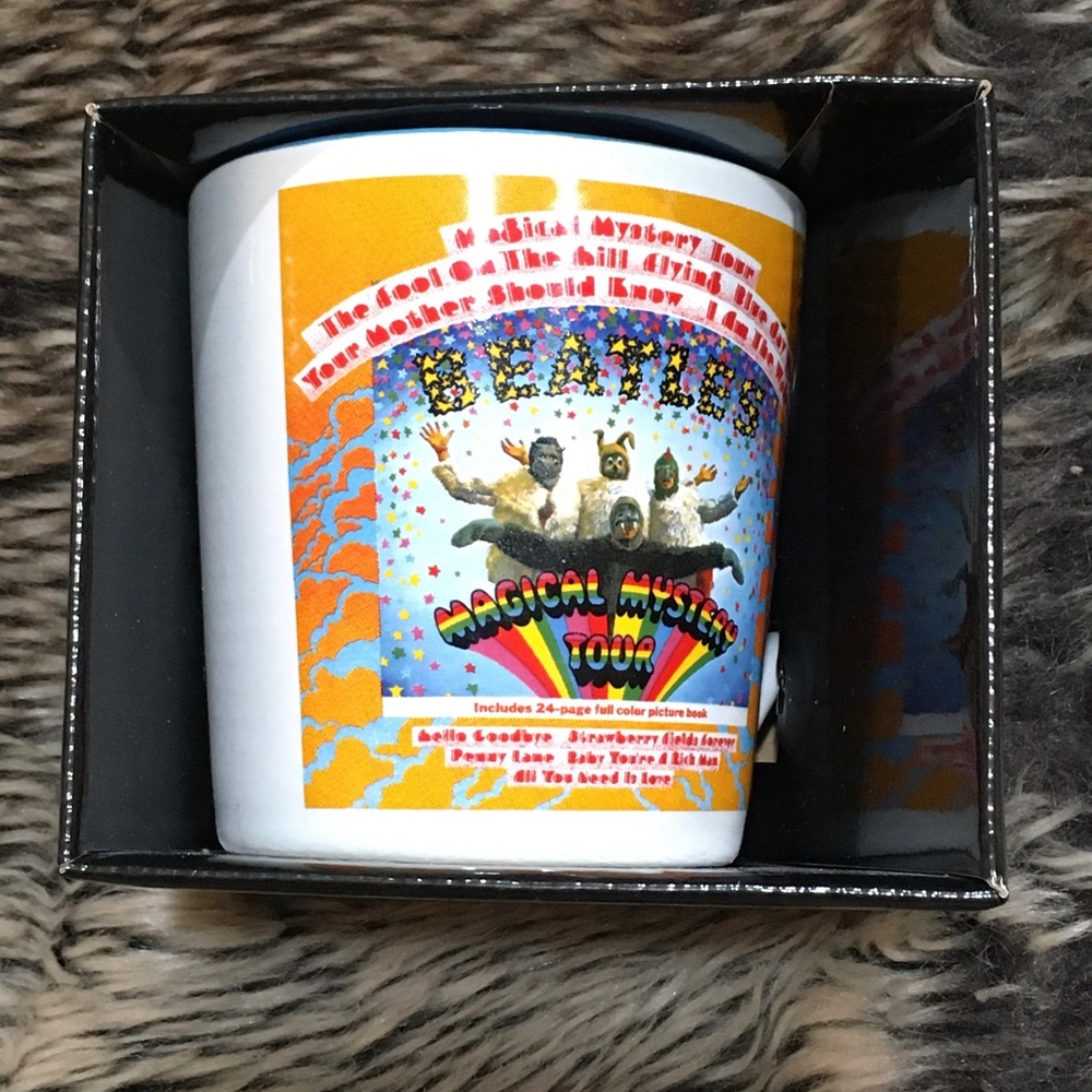 NEW IN BOX❤️ The Beatles Glazed Ceramic Mug 🌈Magical Mystery Tour *Size 12 oz.*
